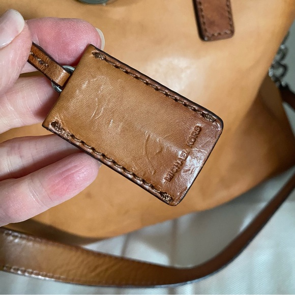 Michael Kors Hamilton Bag Intentionally Distressed Leather Silver Accents - Picture 3 of 10